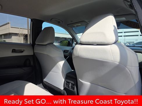 Certified 2025 Toyota Corolla Cross L FWD image 17