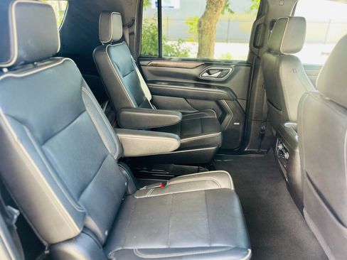 Used 2023 Chevrolet Suburban Premier AWD/4WD image 32