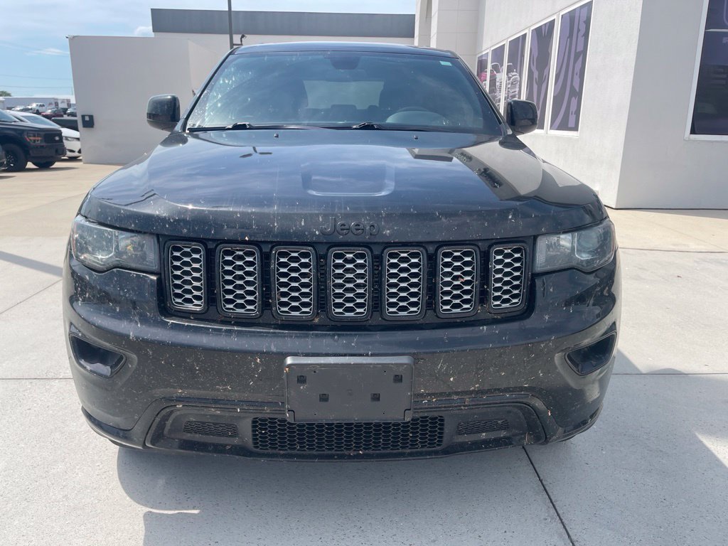 Used 2021 Jeep Grand Cherokee Laredo X AWD/4WD image 2
