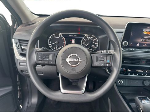 Used 2023 Nissan Rogue SV image 18