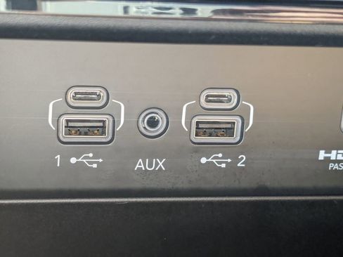 Used 2025 Jeep Grand Cherokee L Summit image 9