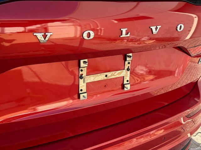 Certified 2024 Volvo XC60 B5 Plus AWD/4WD image 9