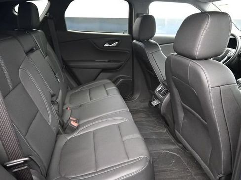 Used 2024 Chevrolet Blazer LT w/ Sound & Technology Package FWD image 17