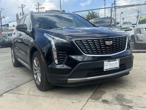 Used 2019 Cadillac XT4 Premium Luxury image 3