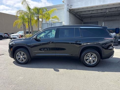 Used 2024 Chevrolet Traverse LT FWD image 5