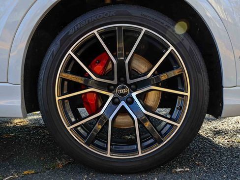 Used 2022 Audi Q8 Premium Plus image 28