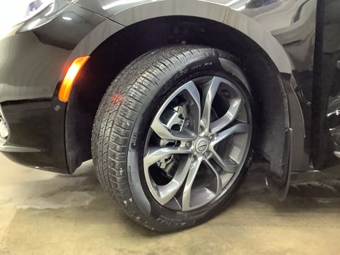 New 2026 Chrysler Pacifica Pinnacle w/ Trailer Tow Group image 31