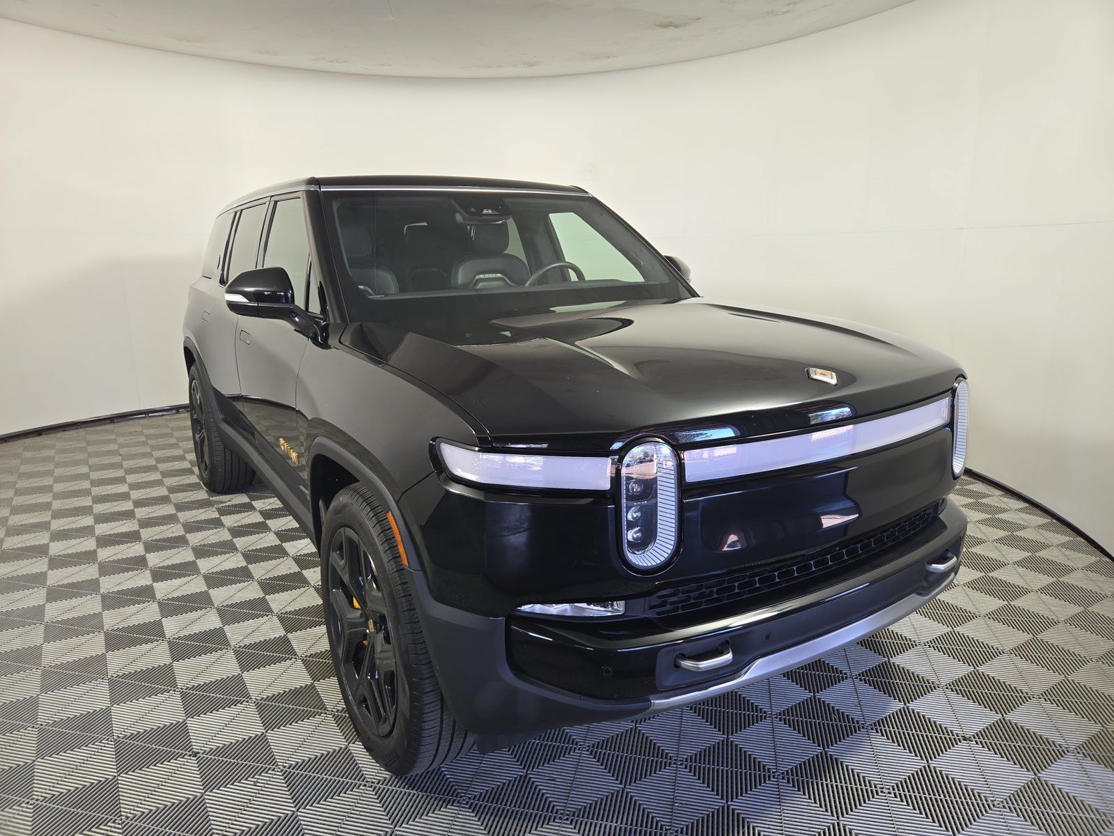 Used 2023 Rivian R1S Adventure Quad AWD/4WD image 7