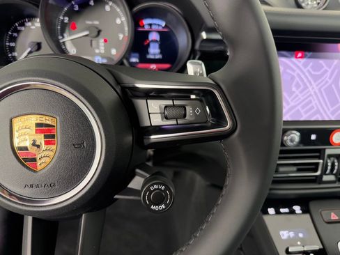 Certified 2026 Porsche Macan image 31