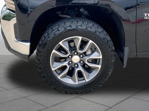 Used 2020 Chevrolet Silverado 1500 LT w/ Texas Edition AWD/4WD image 11