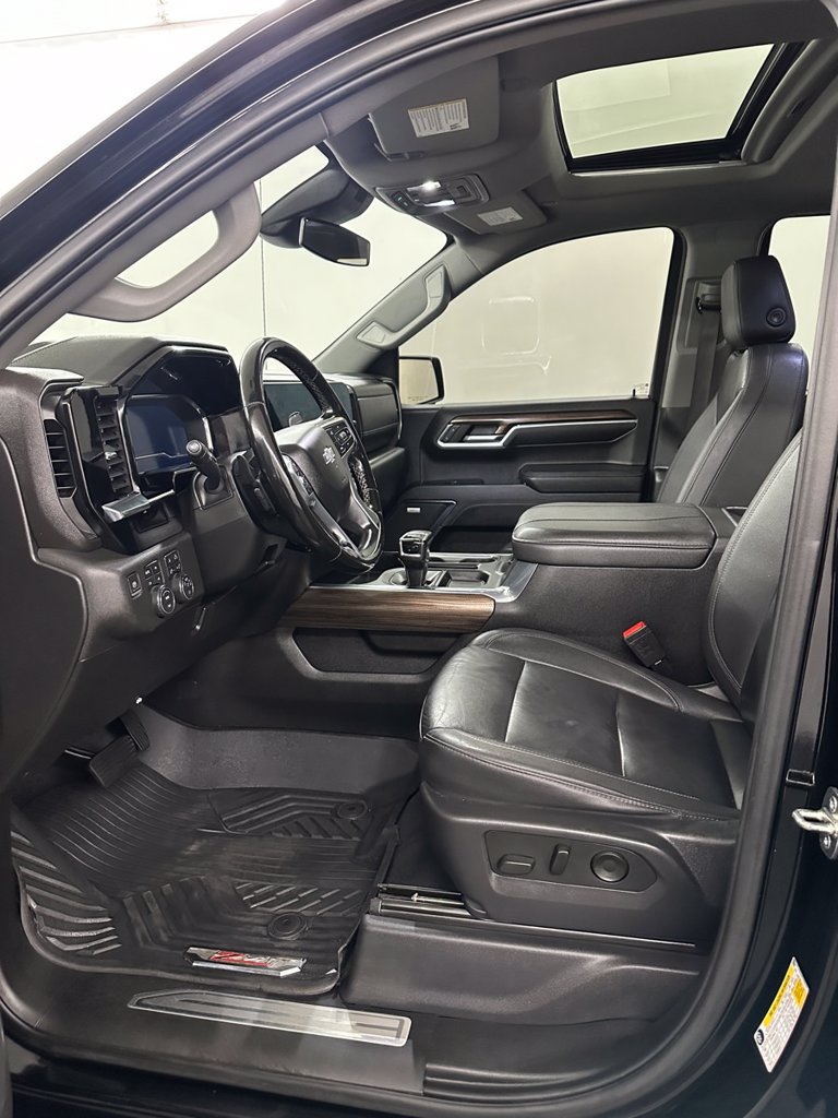 Used 2023 Chevrolet Silverado 1500 RST AWD/4WD image 11