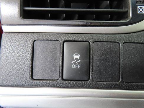 Used 2012 Toyota Camry SE w/ Preferred Accessory Pkg FWD image 18