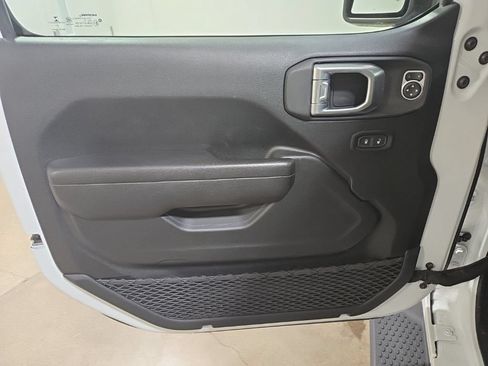 Used 2021 Jeep Wrangler Unlimited Sport AWD/4WD image 22