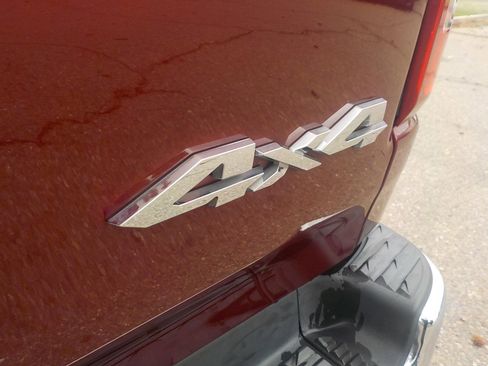 Used 2019 RAM 1500 Laramie image 18