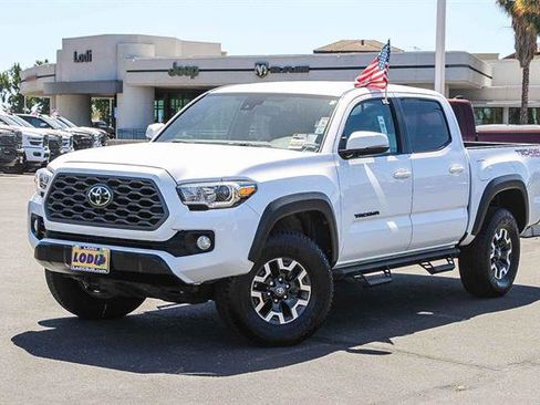 Used 2020 Toyota Tacoma TRD Off-Road image 1