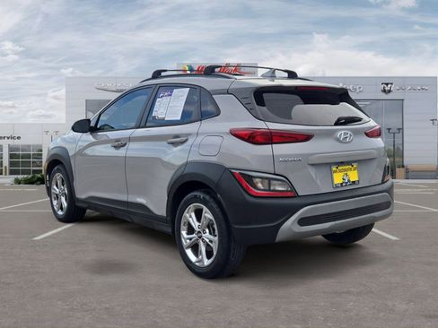 Used 2022 Hyundai Kona SEL image 3