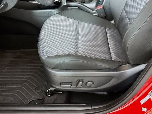 Used 2025 Kia Soul S FWD image 9