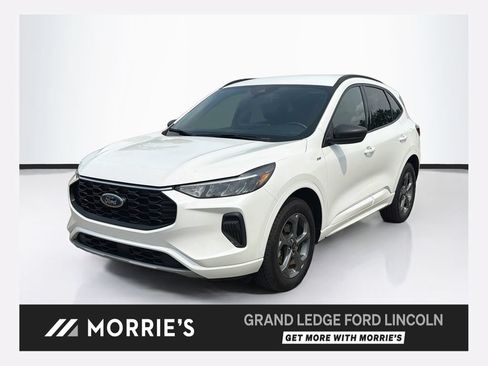 Used 2023 Ford Escape ST-Line w/ Tech Pack #1 AWD/4WD image 1