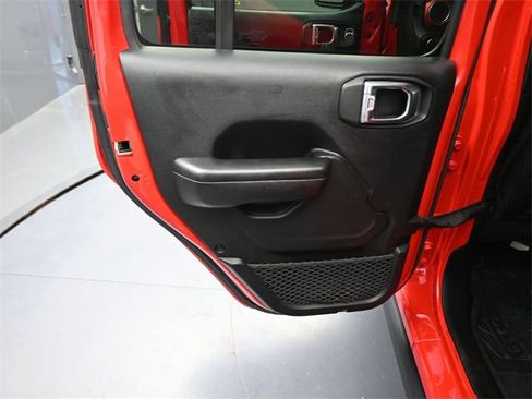 Used 2018 Jeep Wrangler Unlimited Rubicon w/ Dual Top Group image 15