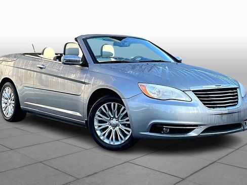 Used 2013 Chrysler 200 Limited image 2