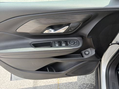 Used 2022 GMC Terrain SLE w/ Driver Convenience Package FWD image 11