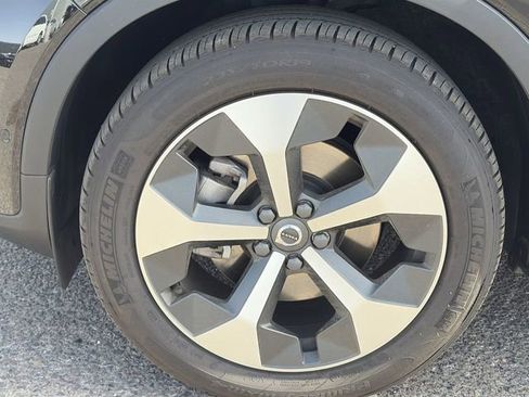 Certified 2025 Volvo XC40 B5 Plus w/ Protection Package Premier AWD/4WD image 11