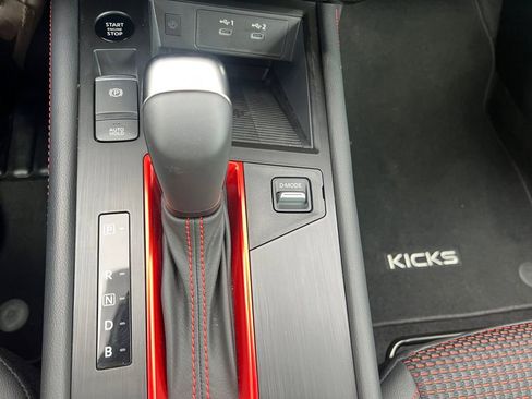 New 2025 Nissan Kicks SR w/ SR Premium Package image 25