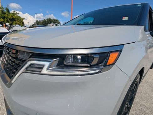 Certified 2024 Kia Carnival SX Prestige FWD image 10
