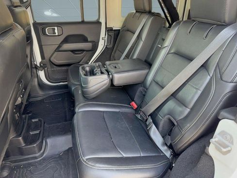 Used 2019 Jeep Wrangler Unlimited Sahara AWD/4WD image 25