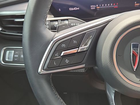 Used 2025 Buick Enclave Sport Touring image 21