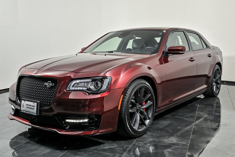 Used 2023 Chrysler 300 C RWD image 5
