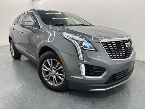Used 2022 Cadillac XT5 Premium Luxury w/ Technology Package AWD/4WD image 3