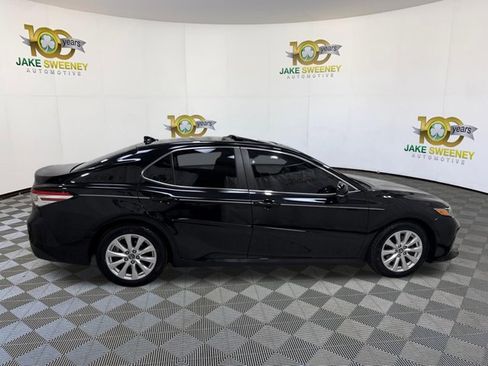 Used 2018 Toyota Camry LE w/ Audio Package FWD image 11