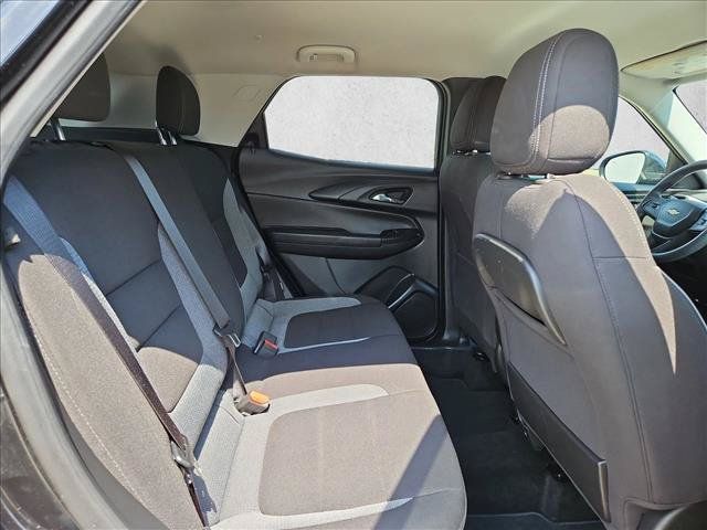 Used 2024 Chevrolet TrailBlazer LT w/ Driver Confidence Package AWD/4WD image 17