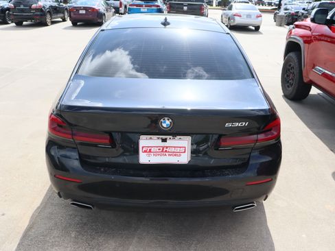 Used 2022 BMW 530i w/ Convenience Package RWD image 10
