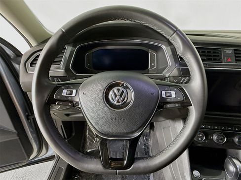 Used 2020 Volkswagen Tiguan SEL image 11