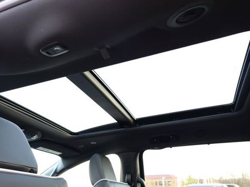 New 2026 Chrysler Pacifica Limited image 23