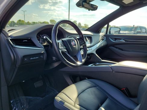Used 2024 Buick Enclave Premium image 19