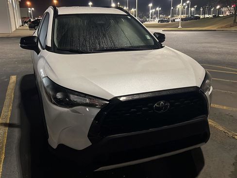 Certified 2025 Toyota Corolla Cross LE image 4