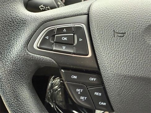 Used 2018 Ford Focus SE w/ SE Appearance Package image 17