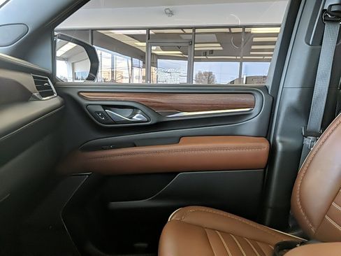 Used 2023 GMC Yukon Denali Ultimate image 29