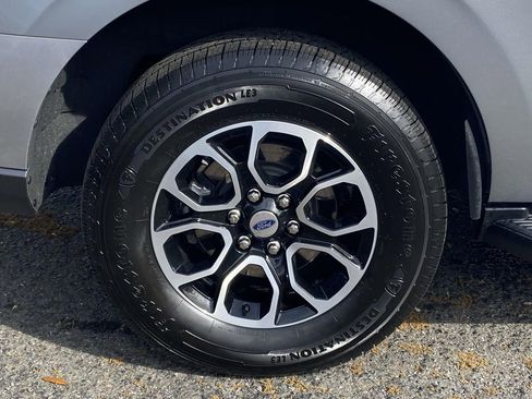 Used 2024 Ford Expedition XLT image 7