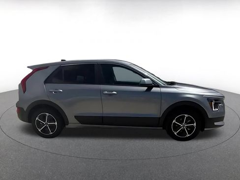 Used 2026 Kia Niro LX FWD image 15