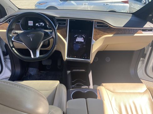 Used 2016 Tesla Model X 70D image 21