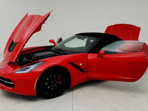 Used 2019 Chevrolet Corvette Stingray Convertible w/ 3LT Preferred Equipment Group RWD image 11
