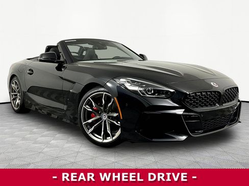 Used 2022 BMW Z4 M40i w/ Premium Package RWD image 3