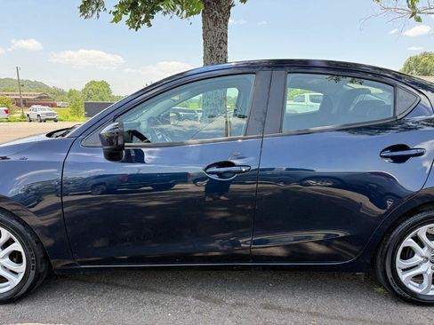 Used 2017 Toyota Yaris iA FWD image 33