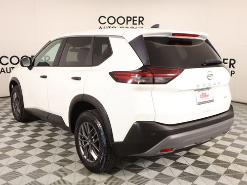 Used 2023 Nissan Rogue S image 21