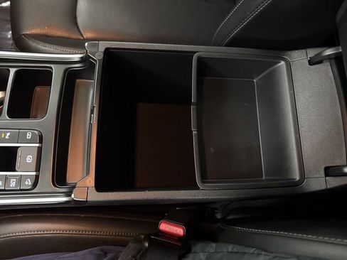 Used 2024 Kia Sorento S image 46