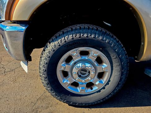 Used 2012 Ford F250 Lariat w/ Chrome Pkg image 14